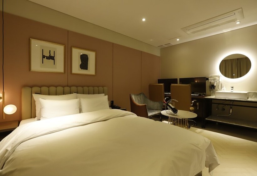 호텔 Browndot Chungju Station