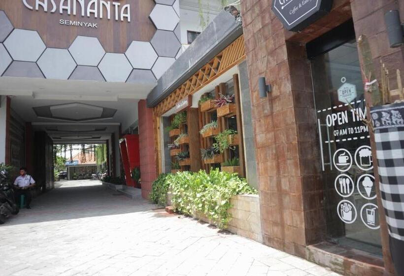 בית מלון כפרי Casananta Seminyak