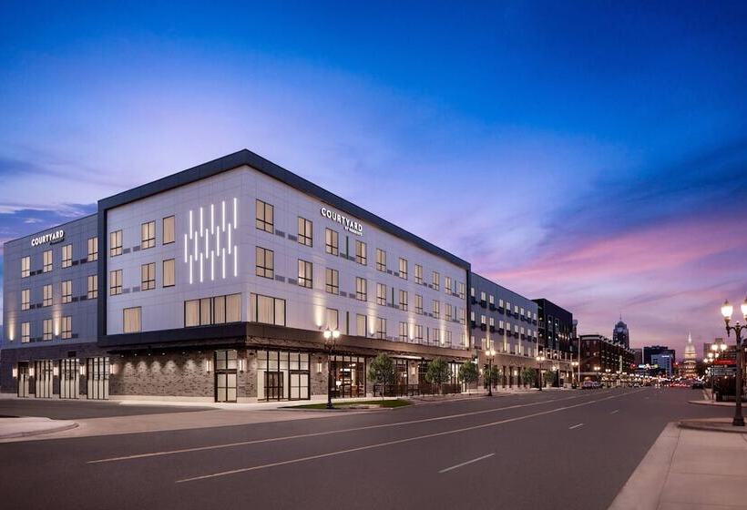فندق Courtyard By Marriott Lansing Downtown