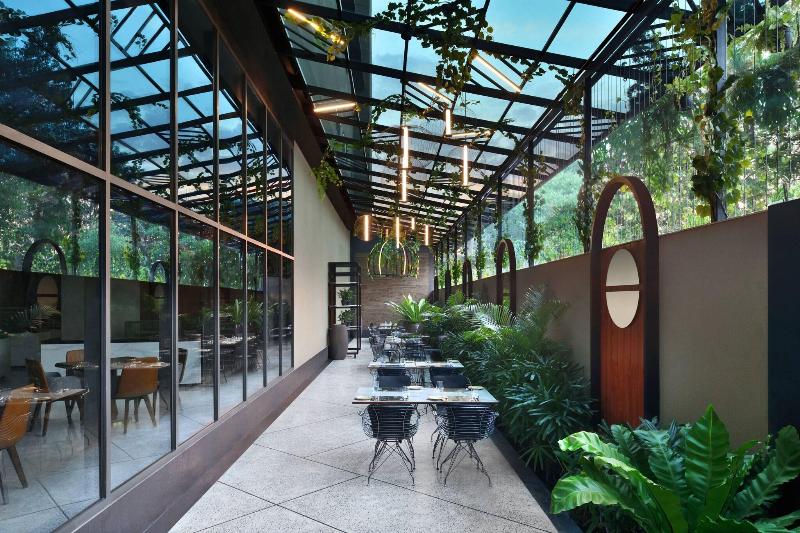 فندق Courtyard By Marriott Nashik