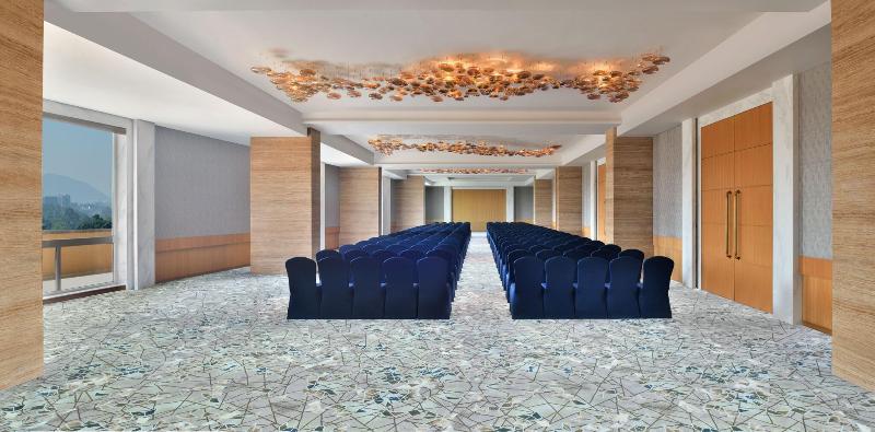 فندق Courtyard By Marriott Nashik