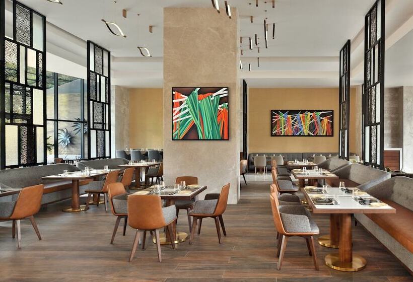 فندق Courtyard By Marriott Nashik