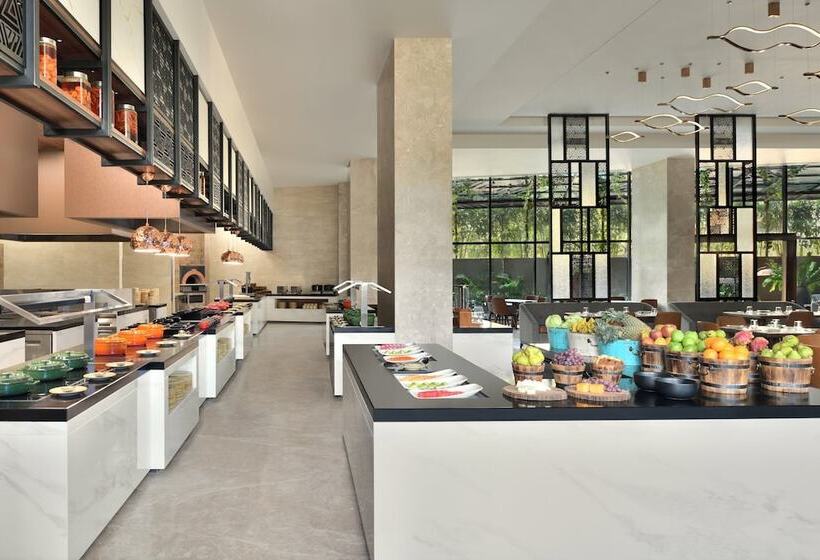 فندق Courtyard By Marriott Nashik