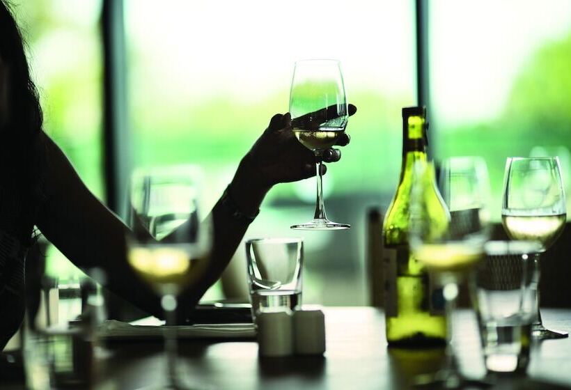 فندق Courtyard By Marriott Nashik