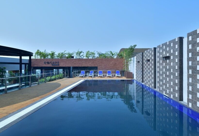 בית מלון כפרי Courtyard By Marriott Nashik