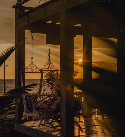 هتل Free Spirit Ecuador, Puerto Engabao