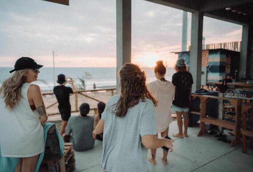 هتل Free Spirit Ecuador, Puerto Engabao