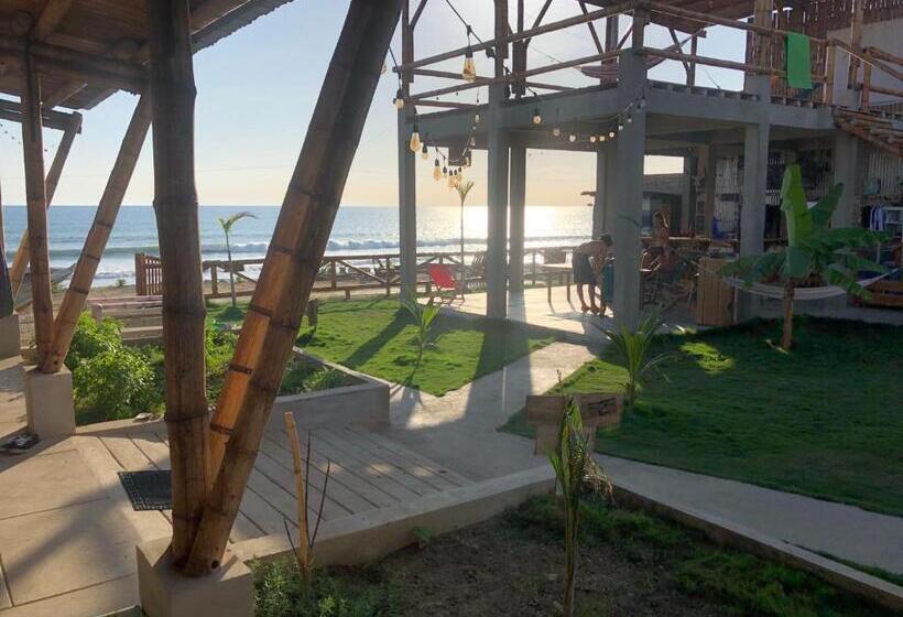 هتل Free Spirit Ecuador, Puerto Engabao