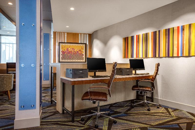 בית מלון כפרי Holiday Inn Express & Suites Sanford   Lake Mary, An Ihg