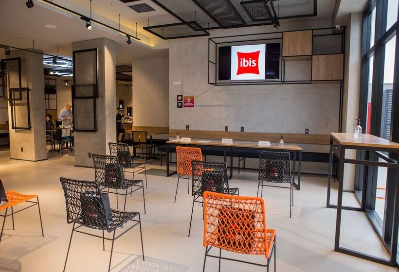 Отель Ibis Ponta Grossa