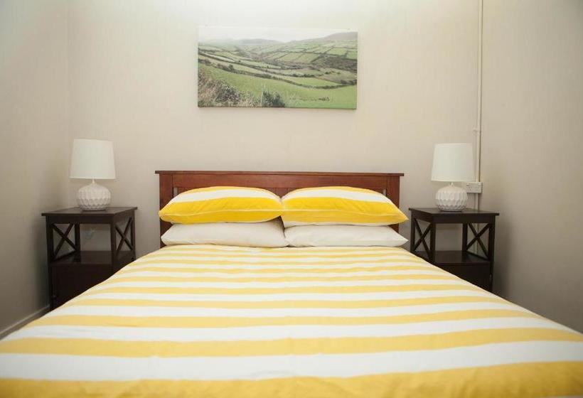 בית מלון כפרי Jack Duggans Irish Pub