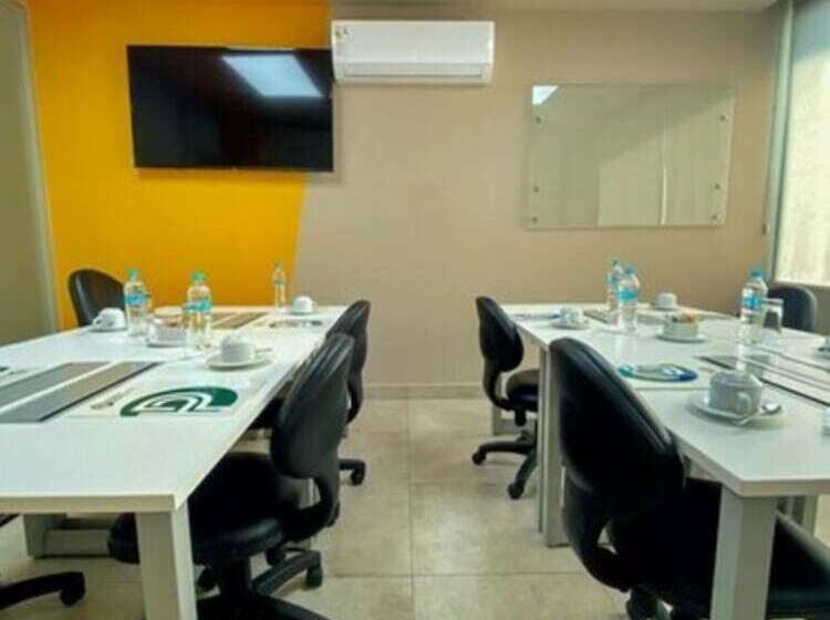 هتل Puerto Pacifico Guayaquil Airport