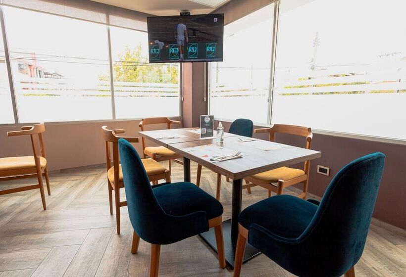 هتل Puerto Pacifico Guayaquil Airport