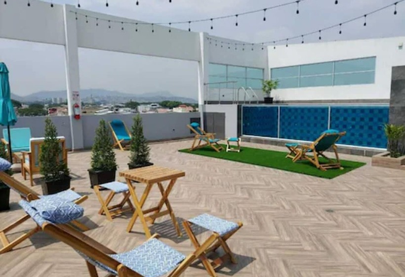 هتل Puerto Pacifico Guayaquil Airport