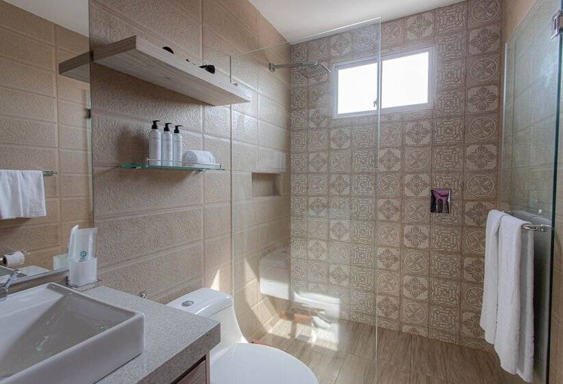 هتل Puerto Pacifico Guayaquil Airport