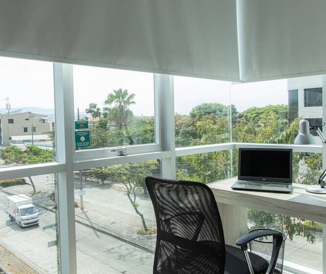 هتل Puerto Pacifico Guayaquil Airport