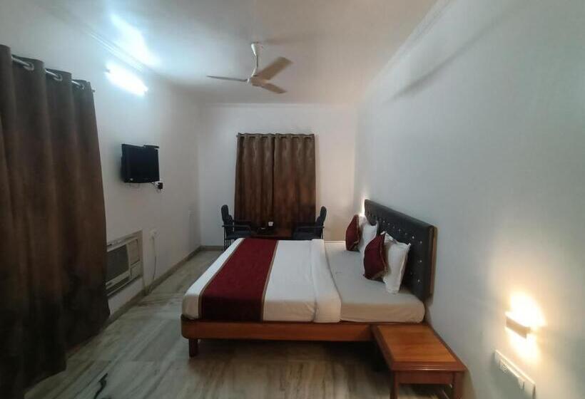 בית מלון כפרי Raja