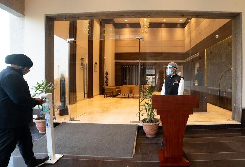 호텔 Rajhans Abhinandan