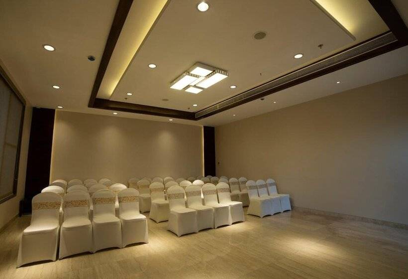 호텔 Rajhans Abhinandan