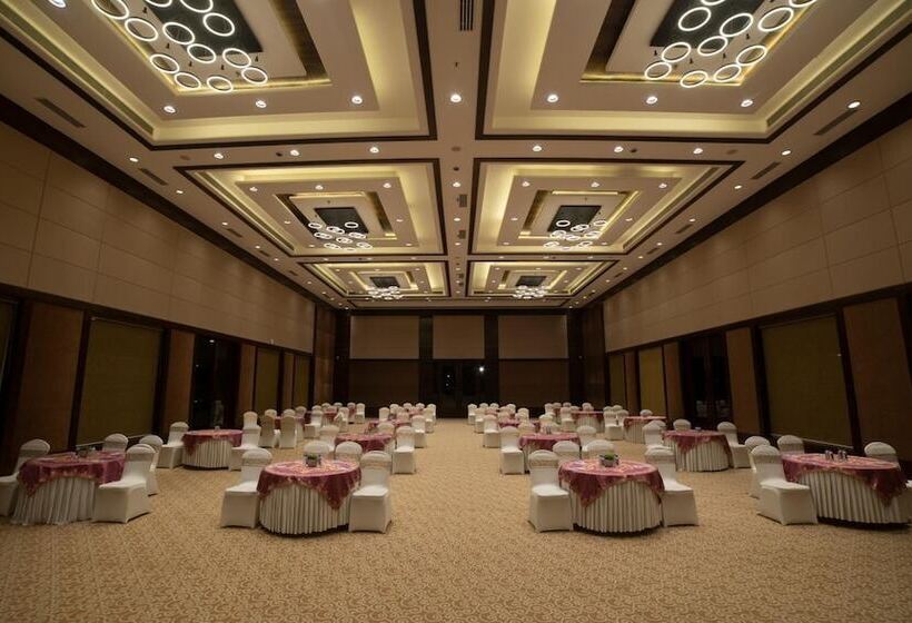 호텔 Rajhans Abhinandan