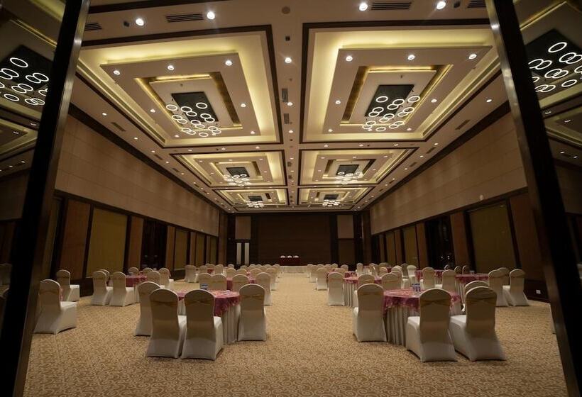 호텔 Rajhans Abhinandan