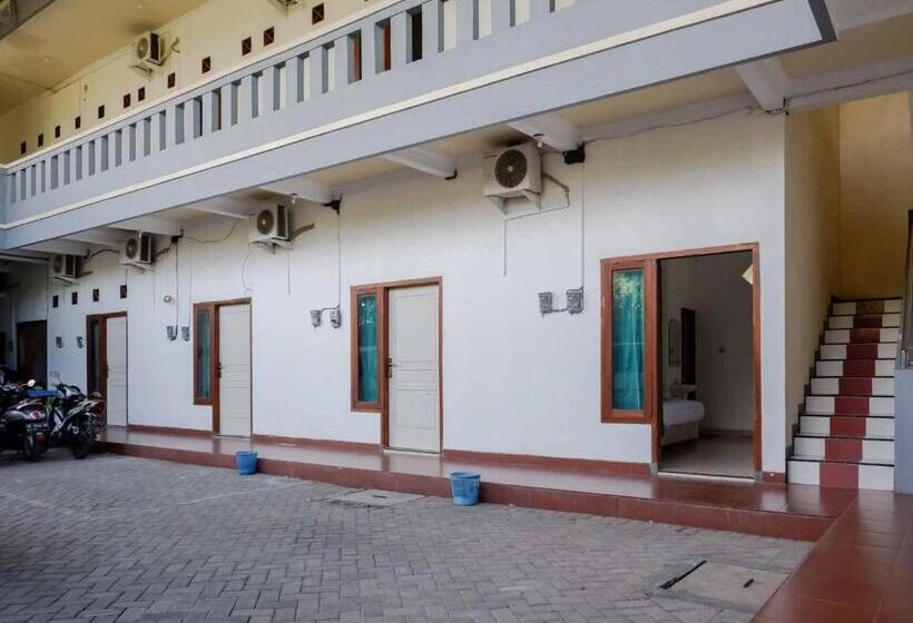Otel Reddoorz Near Rsud Nganjuk