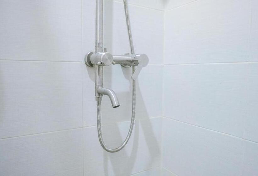 酒店 Reddoorz  Near Trans Studio Mall Cibubur 3