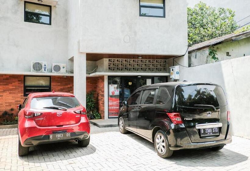 酒店 Reddoorz  Near Trans Studio Mall Cibubur 3