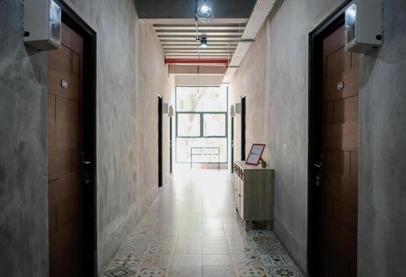 酒店 Reddoorz  Near Trans Studio Mall Cibubur 3