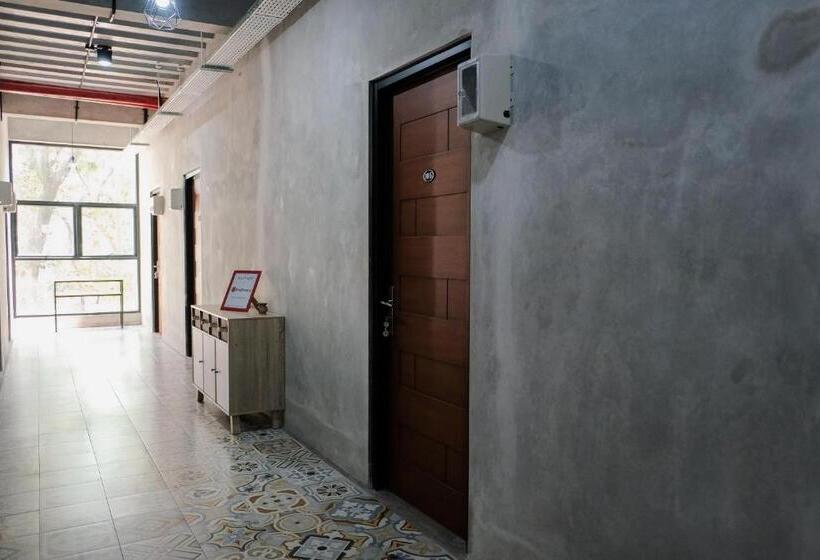 酒店 Reddoorz  Near Trans Studio Mall Cibubur 3