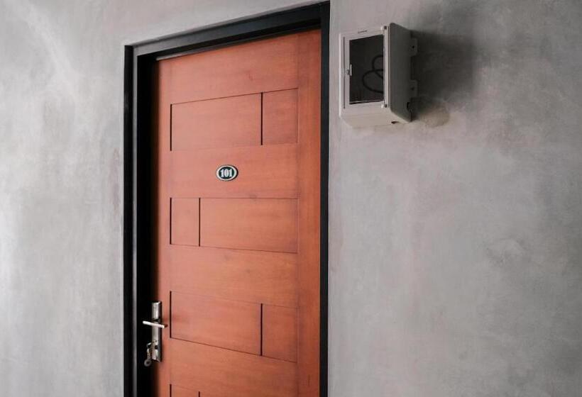 酒店 Reddoorz  Near Trans Studio Mall Cibubur 3