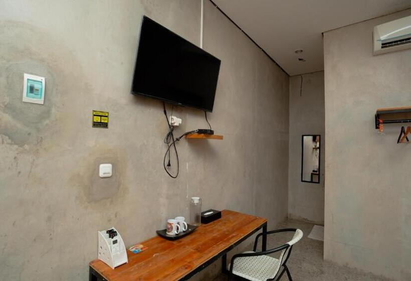 호텔 Reddoorz Syariah Near Lombok Epicentrum Mall