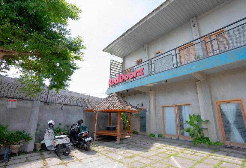 호텔 Reddoorz Syariah Near Lombok Epicentrum Mall