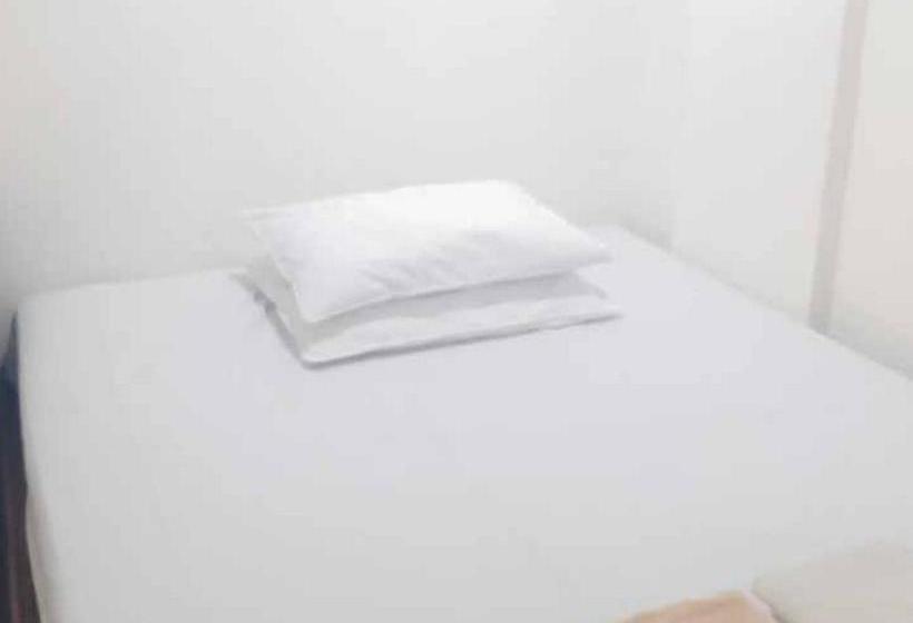 ホテル Royal Mas Hayam Wuruk