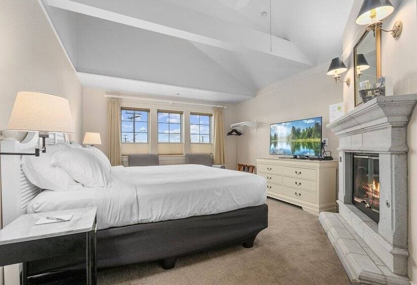 فندق Saratoga Inn