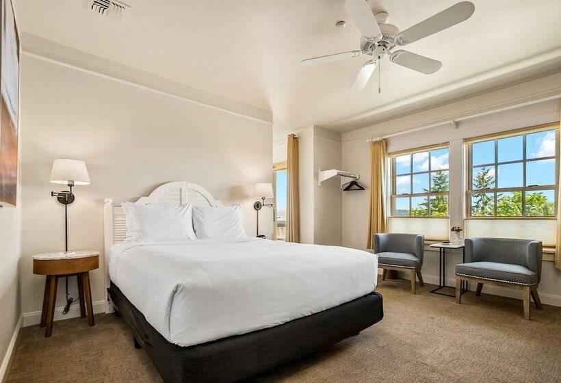 فندق Saratoga Inn