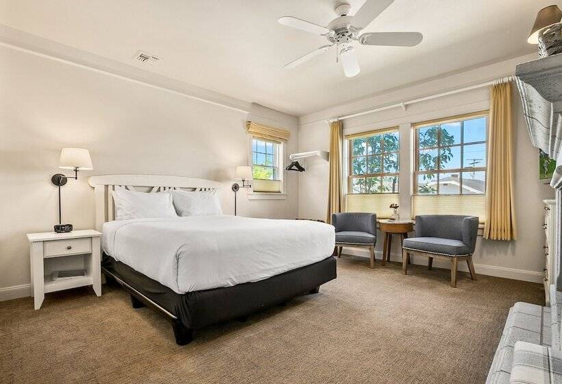 فندق Saratoga Inn