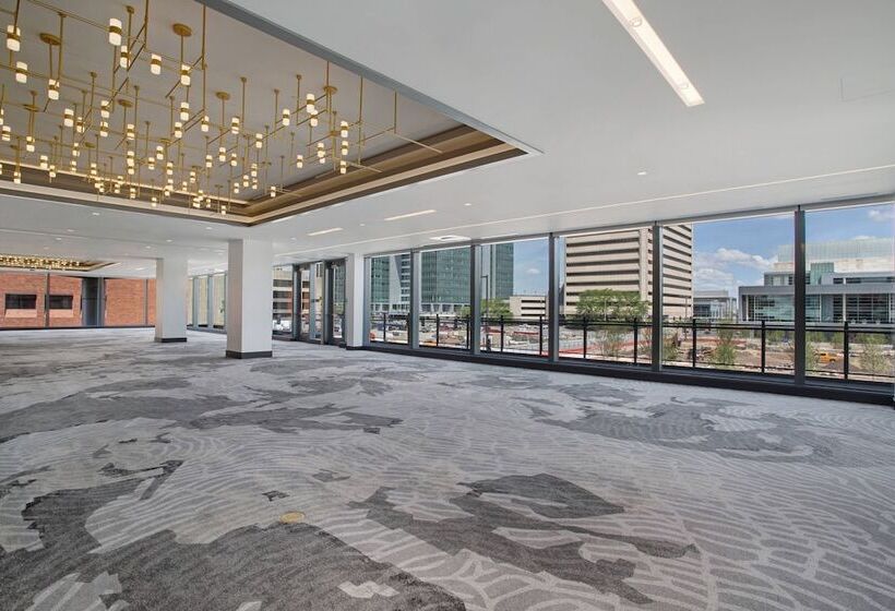 فندق The Farnam, Autograph Collection