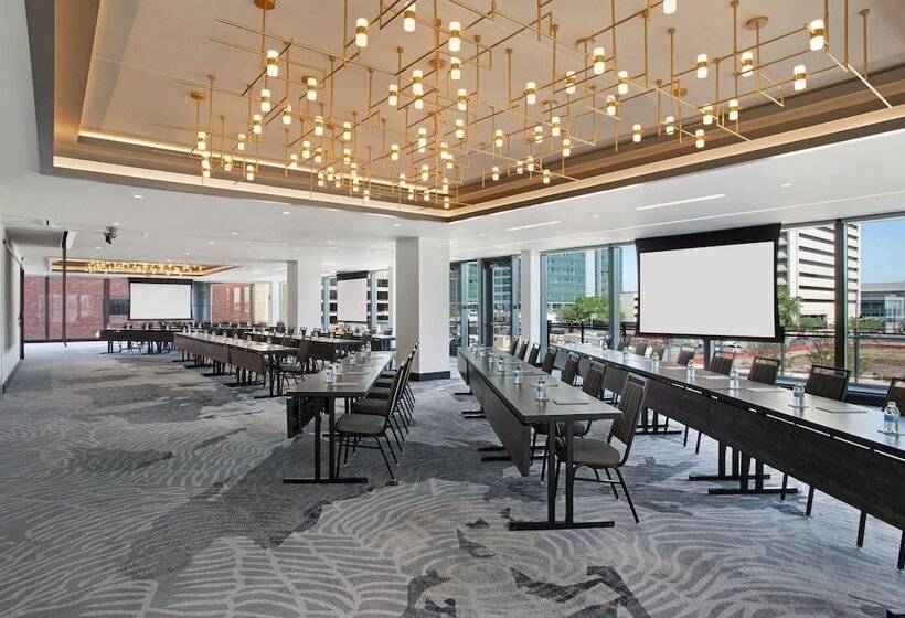 فندق The Farnam, Autograph Collection