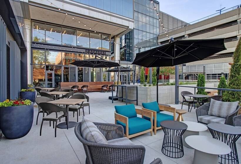 فندق The Farnam, Autograph Collection