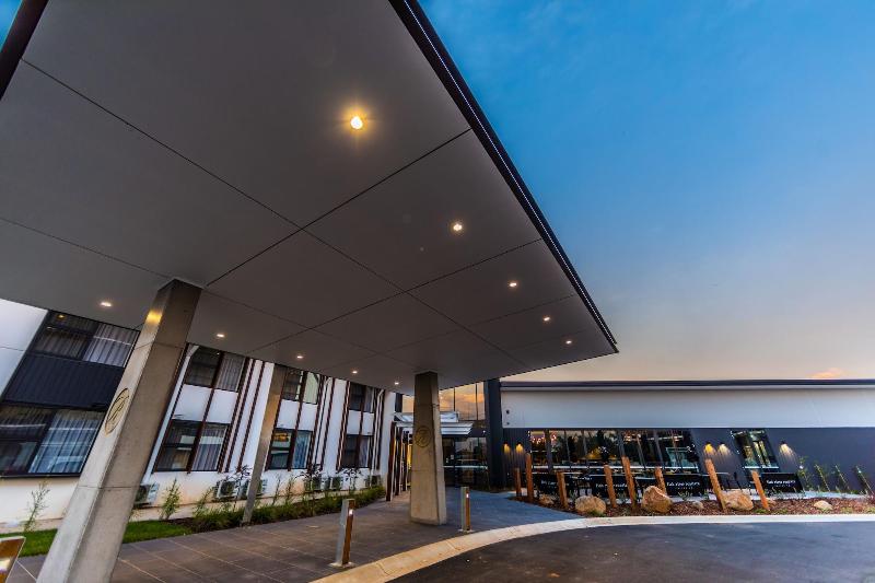 هتل The Remington Orange