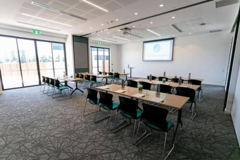 هتل The Remington Orange