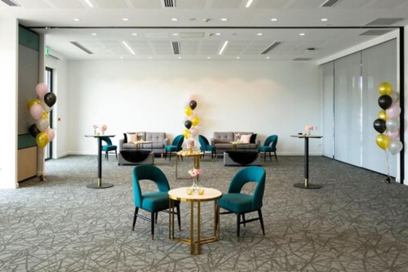 هتل The Remington Orange