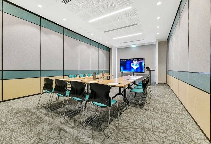 هتل The Remington Orange