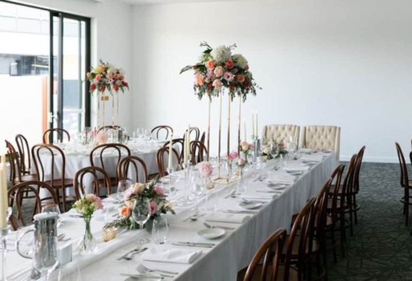 هتل The Remington Orange