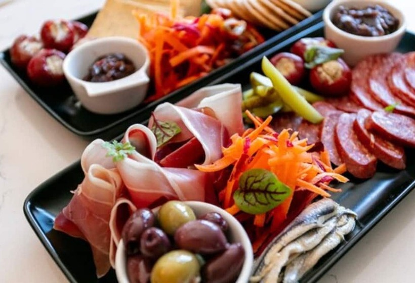 هتل The Remington Orange