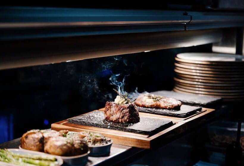 هتل The Remington Orange