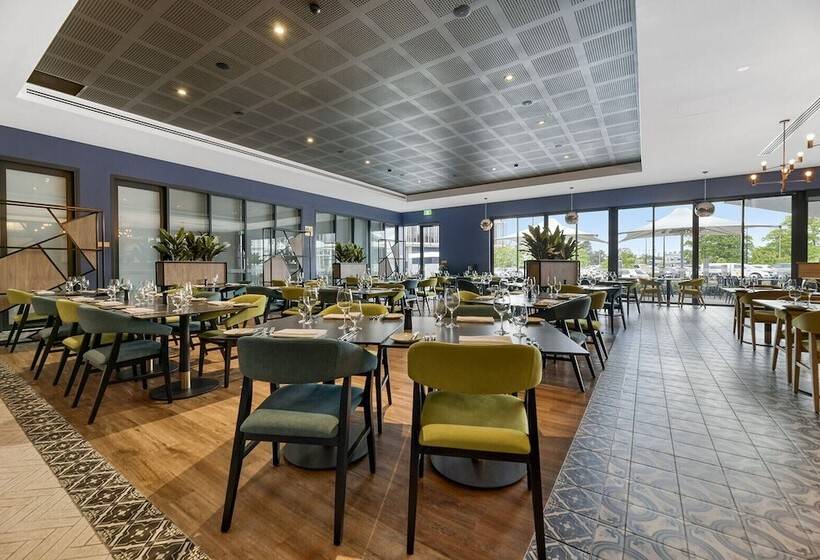 هتل The Remington Orange