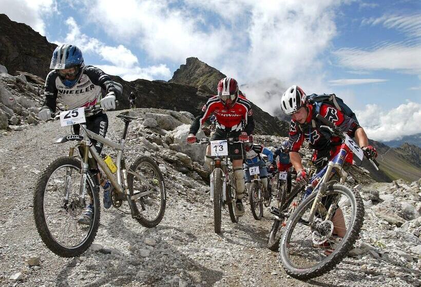 Мотель Grischalodge Das Hotel Mit Bergblick Seit 1929   Bitte Beachten Sie Beim Buchen Auf Die Zimmerkatego