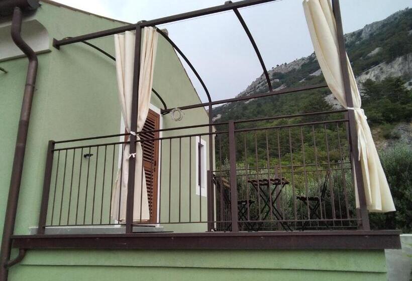 פנסיון Camere B81 Di Strain Neva